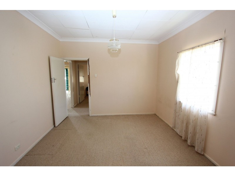 62 Oxley Station Road, Oxley QLD 4075