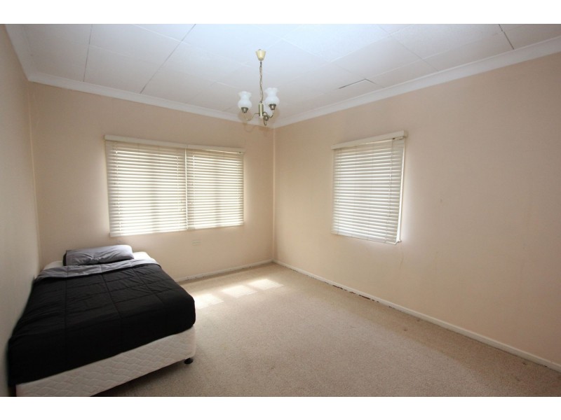 62 Oxley Station Road, Oxley QLD 4075