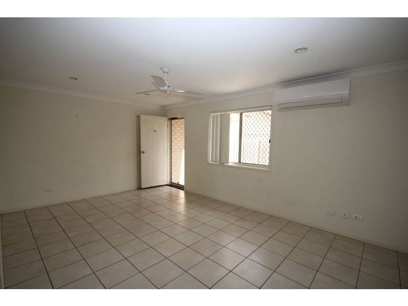 19/8 Rosegum Place, Redbank Plains QLD 4301