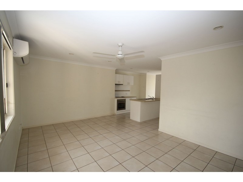 19/8 Rosegum Place, Redbank Plains QLD 4301