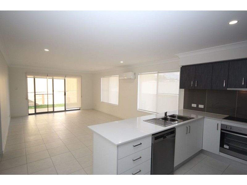 9 Sawyer Street, Spring Mountain QLD 4124