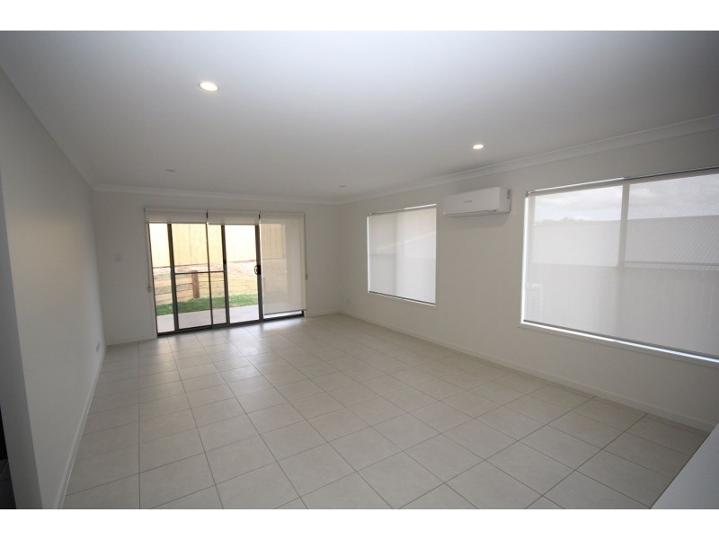 9 Sawyer Street, Spring Mountain QLD 4124