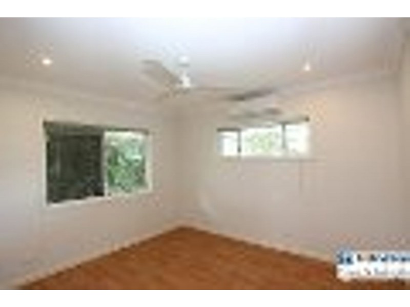 33 Gray Avenue, Corinda QLD 4075