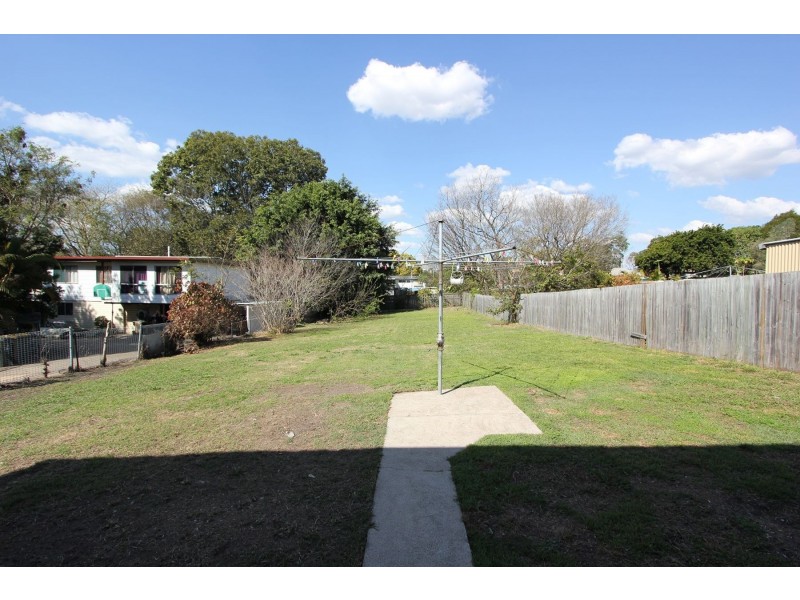 12 Southern Cross Avenue, Darra QLD 4076