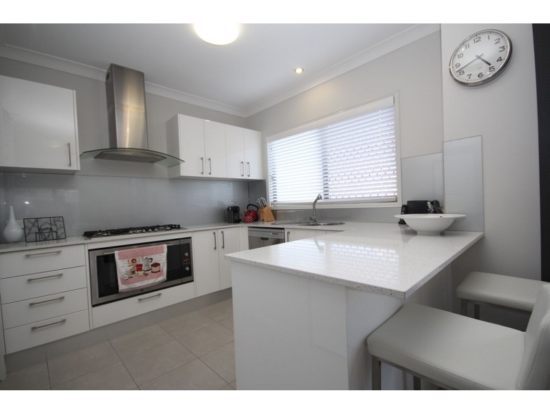 4 McGregor Place, Springfield Lakes QLD 4300