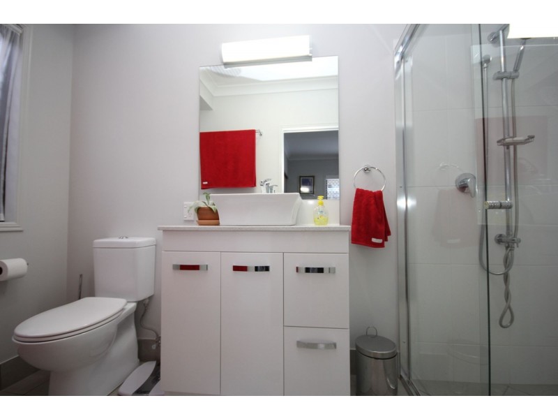 4 McGregor Place, Springfield Lakes QLD 4300