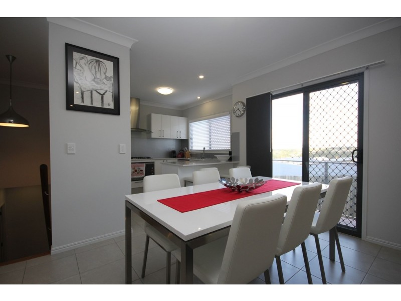 4 McGregor Place, Springfield Lakes QLD 4300