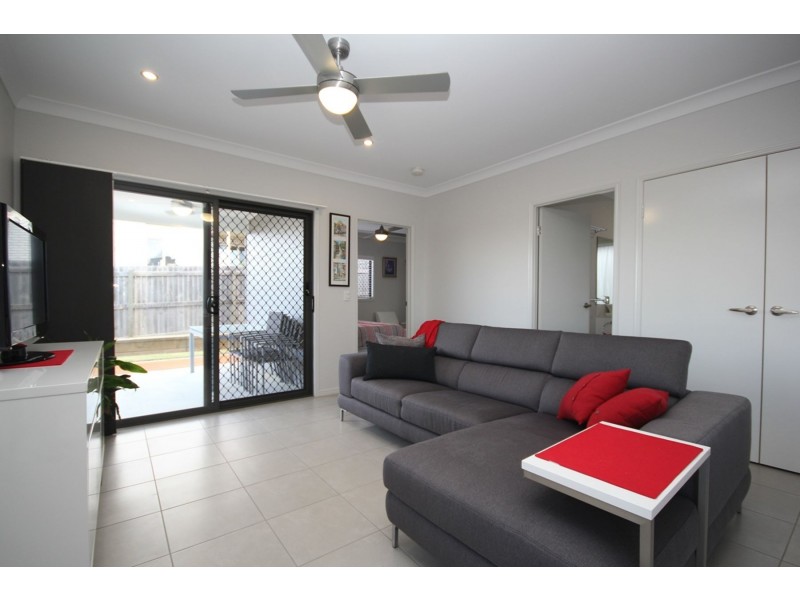 4 McGregor Place, Springfield Lakes QLD 4300