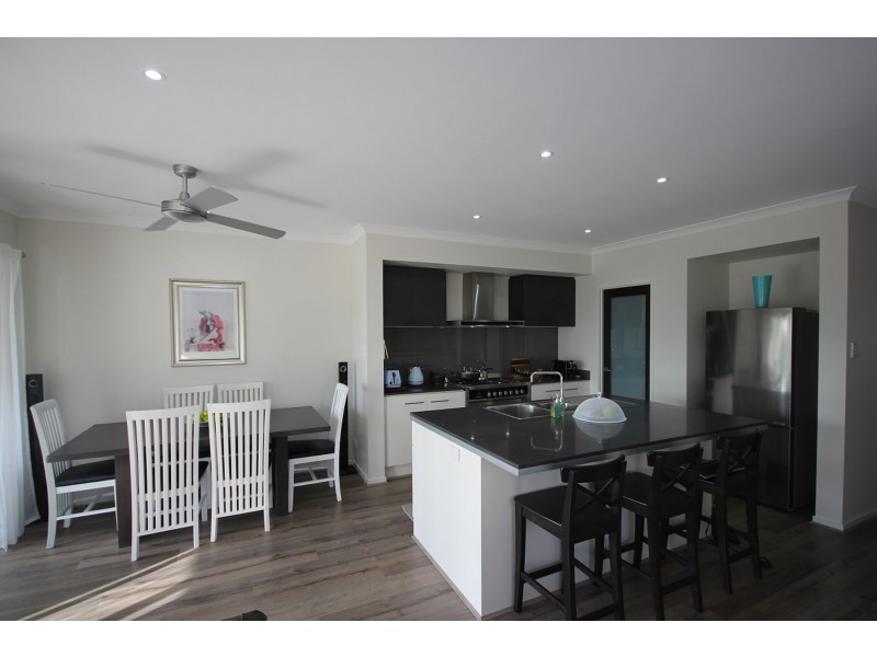 36 Daydream Crescent, Springfield Lakes QLD 4300