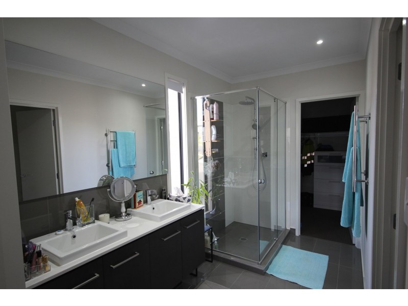 36 Daydream Crescent, Springfield Lakes QLD 4300