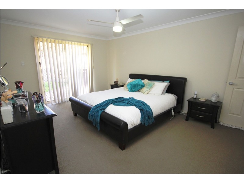 6 Dew Close, Springfield Lakes QLD 4300