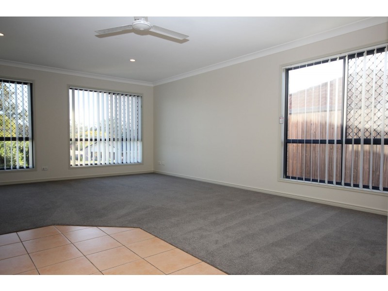 11 Rae Close, Camira QLD 4300