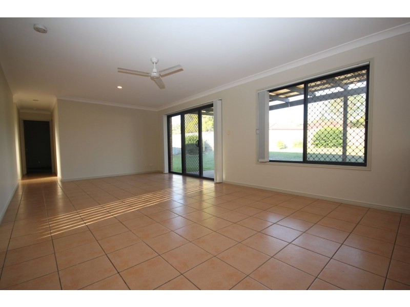 11 Rae Close, Camira QLD 4300