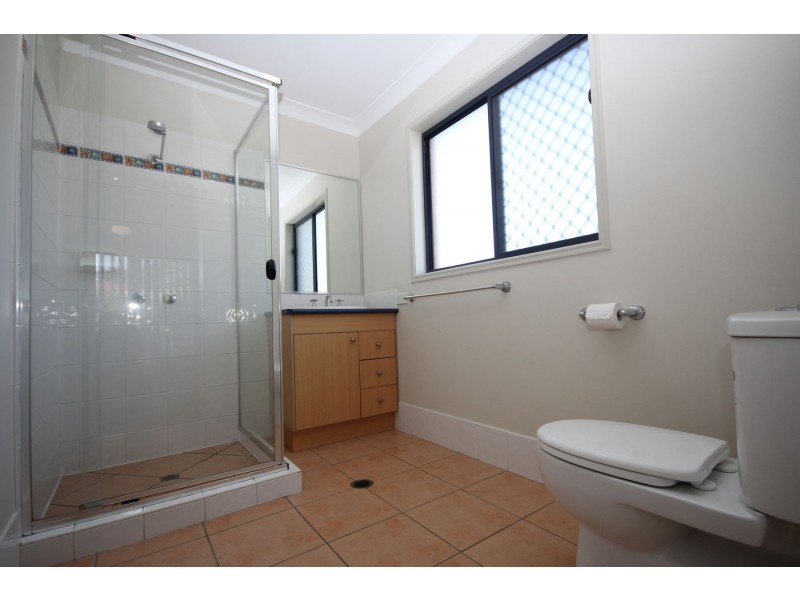 11 Rae Close, Camira QLD 4300