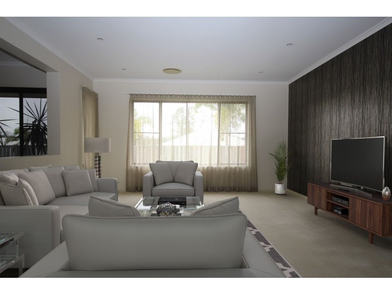 12 Finnigan Street, Augustine Heights QLD 4300