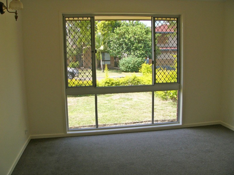 18 Thornburgh Street, Oxley QLD 4075