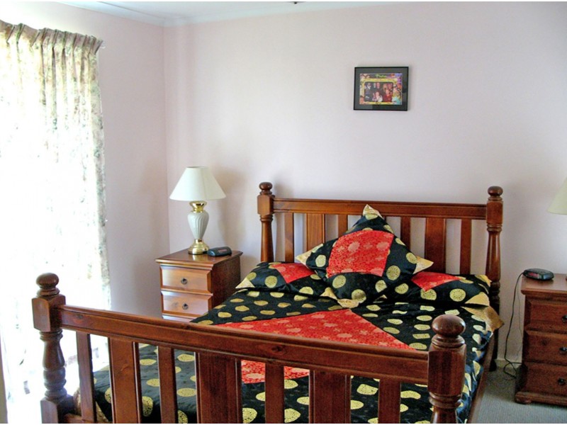 18 Thornburgh Street, Oxley QLD 4075