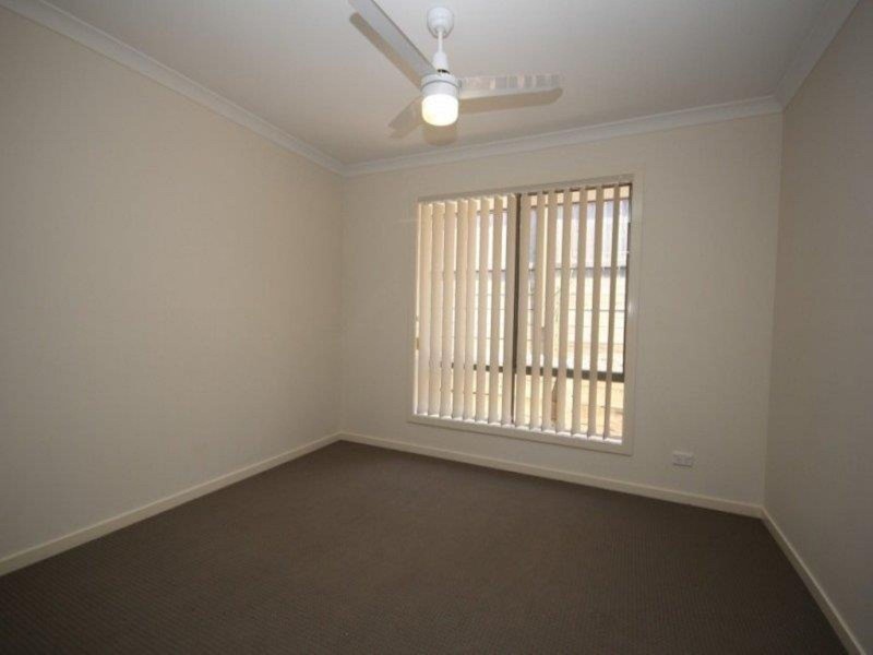 10 Lemongrass Place, Springfield Lakes QLD 4300