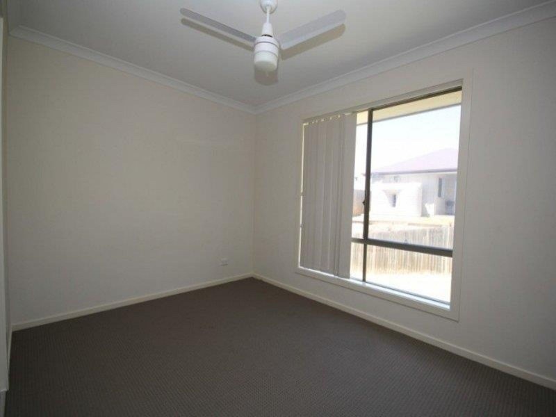 10 Lemongrass Place, Springfield Lakes QLD 4300