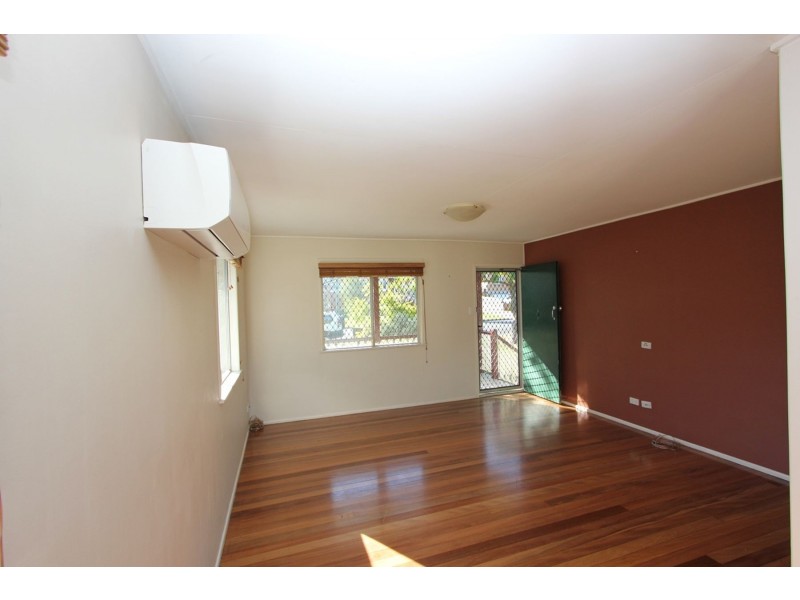 33 Stephenson Street, Oxley QLD 4075