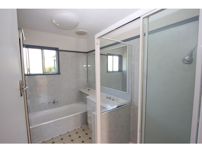 33 Stephenson Street, Oxley QLD 4075