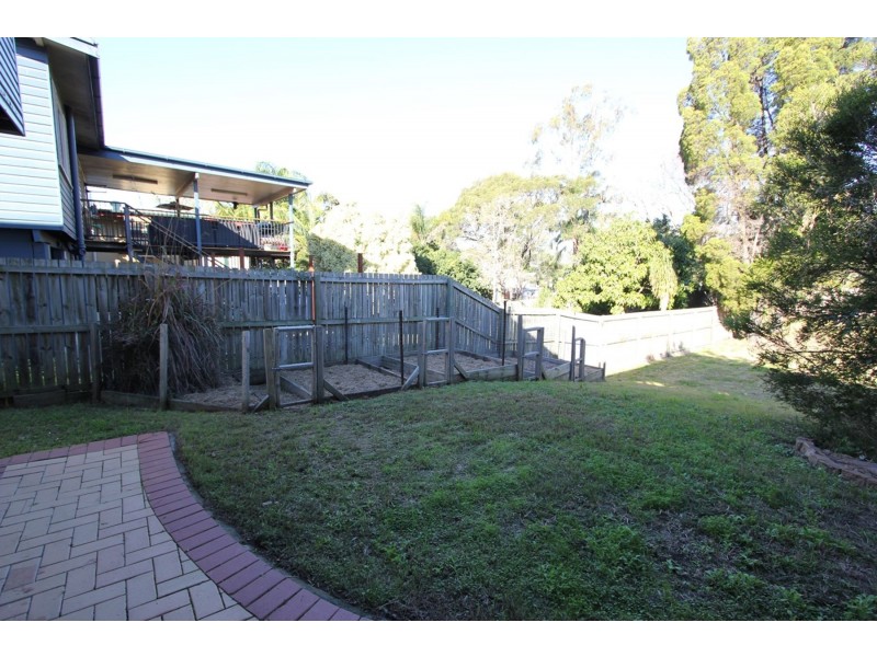 33 Stephenson Street, Oxley QLD 4075