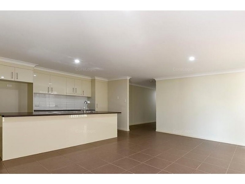 52 Lakes Entrance Drive, Springfield Lakes QLD 4300