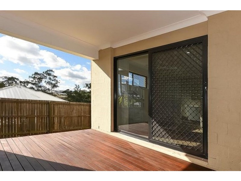 52 Lakes Entrance Drive, Springfield Lakes QLD 4300