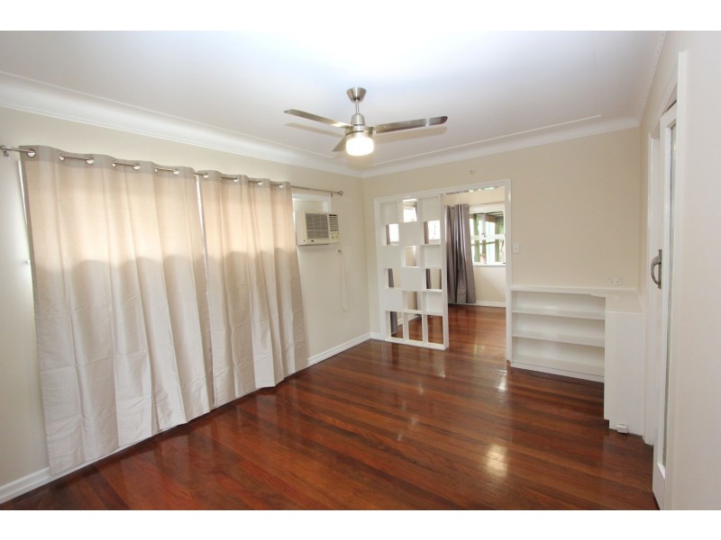 6 Lynne Grove Avenue, Corinda QLD 4075