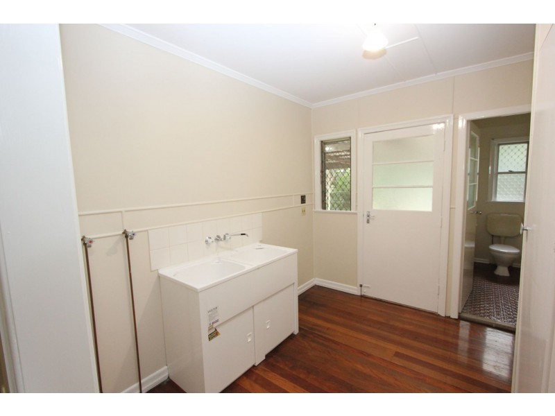 6 Lynne Grove Avenue, Corinda QLD 4075