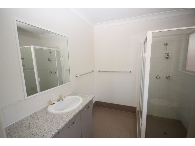 48 William Terrace, Oxley QLD 4075