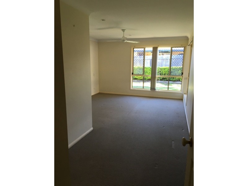 17 Mannix Place, Forest Lake QLD 4078