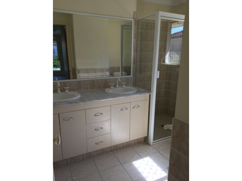 17 Mannix Place, Forest Lake QLD 4078