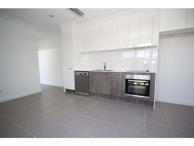 1/8 Chandon Court, Hillcrest QLD 4118