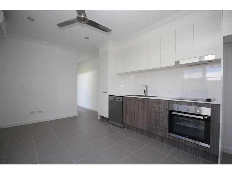 1/8 Chandon Court, Hillcrest QLD 4118