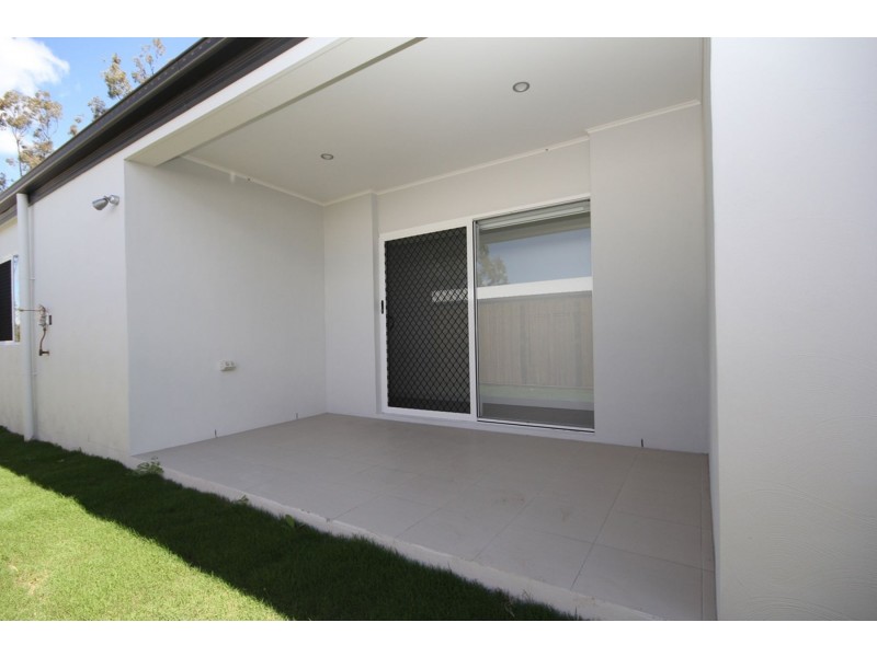 1/8 Chandon Court, Hillcrest QLD 4118