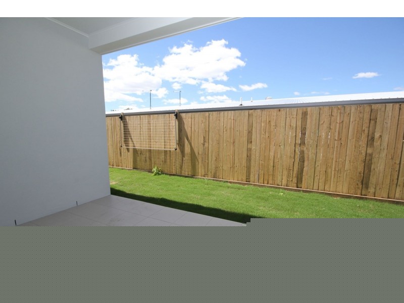 1/8 Chandon Court, Hillcrest QLD 4118