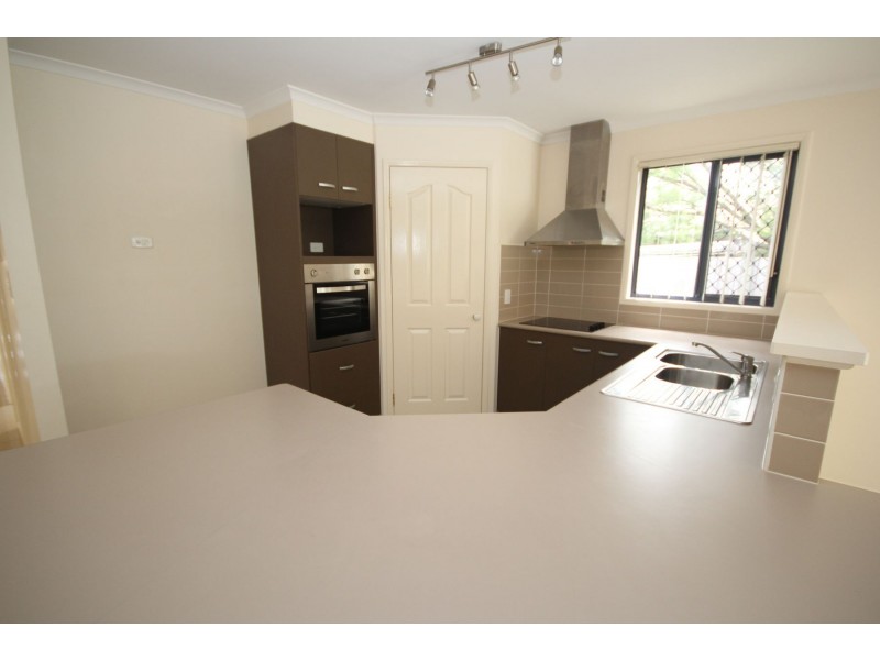 4 Oak Leaf Street, Springfield Lakes QLD 4300