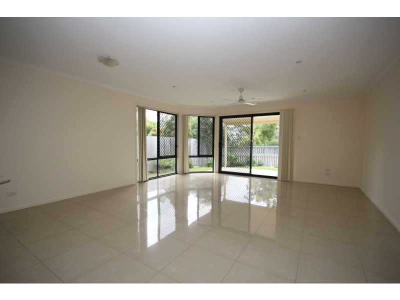 4 Oak Leaf Street, Springfield Lakes QLD 4300