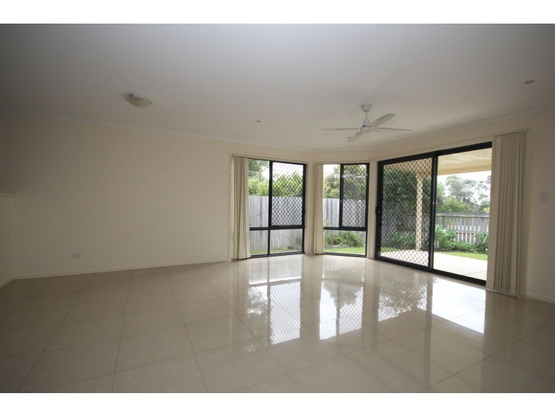 4 Oak Leaf Street, Springfield Lakes QLD 4300