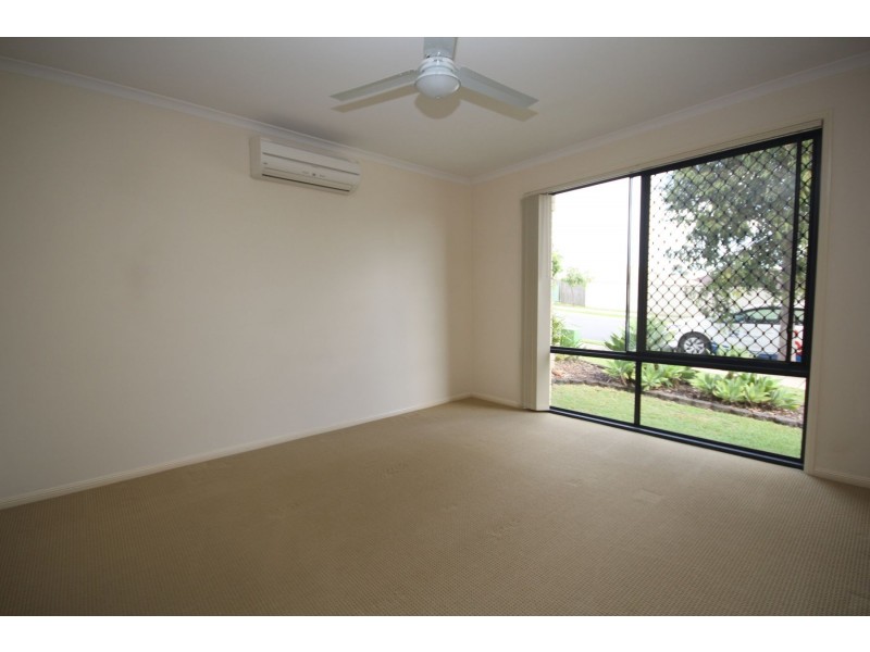 4 Oak Leaf Street, Springfield Lakes QLD 4300
