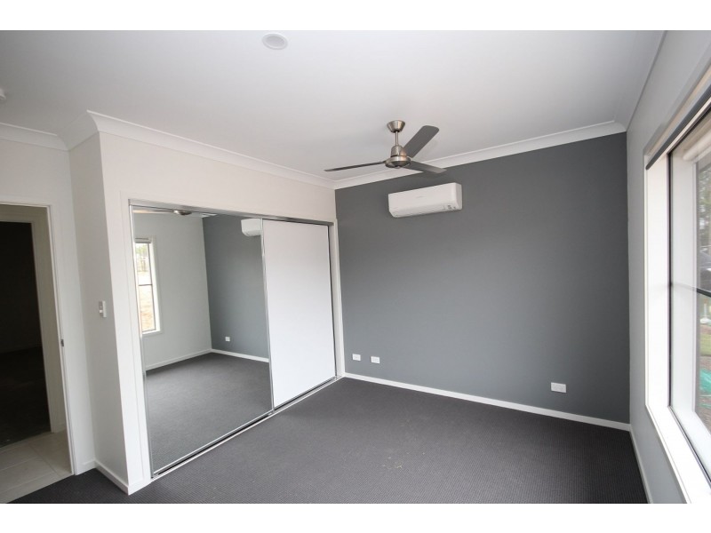 45 Cooper Way, Spring Mountain QLD 4124