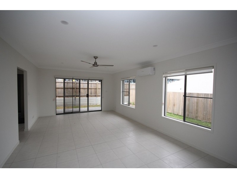 45 Cooper Way, Spring Mountain QLD 4124