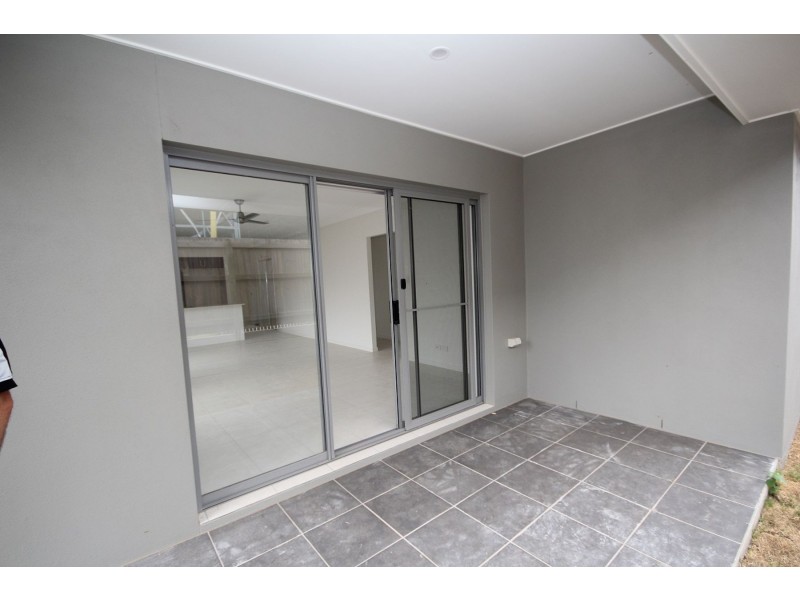 45 Cooper Way, Spring Mountain QLD 4124