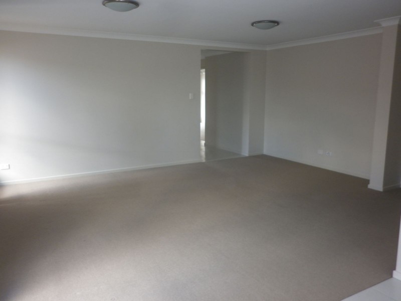 100 Valentine Circuit, Augustine Heights QLD 4300