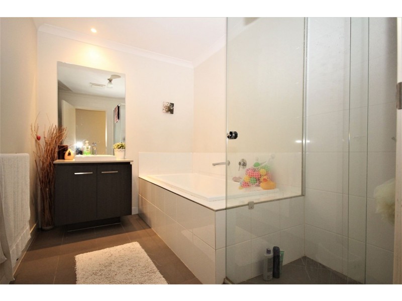 9 Everglades Street, Springfield Lakes QLD 4300