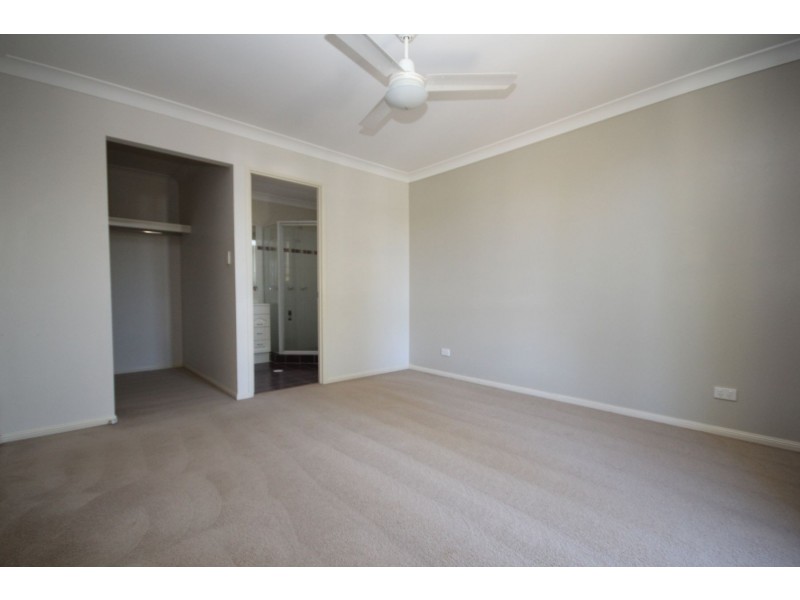 11 Sailboat Way, Springfield Lakes QLD 4300