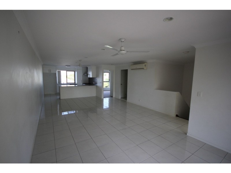 10 Kinglake Avenue, Springfield Lakes QLD 4300