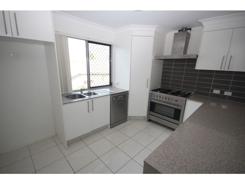 10 Kinglake Avenue, Springfield Lakes QLD 4300