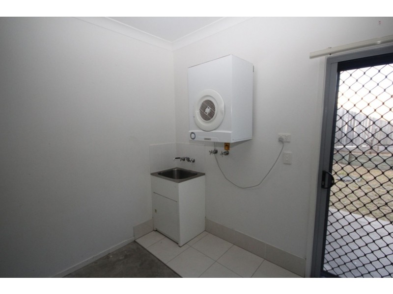 10 Kinglake Avenue, Springfield Lakes QLD 4300